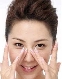 收缩毛孔歼灭黑头的妙招
